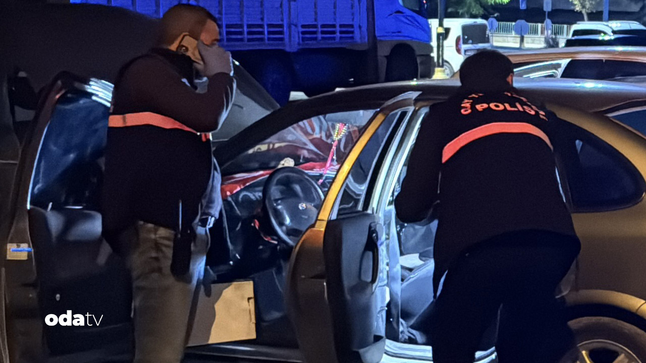 park halindeki otomobilde patlama bir olu 2 yarali vKXhevwV