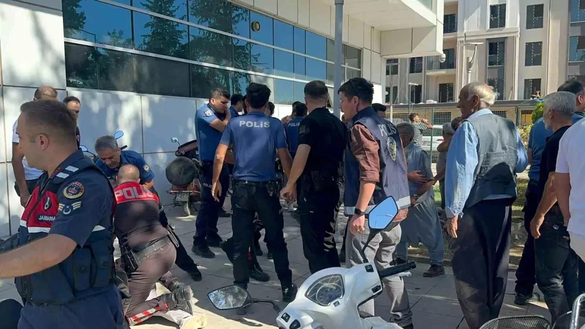 adiyamanda tasli ve bicakli kavga 30 yarali vdzMd42V