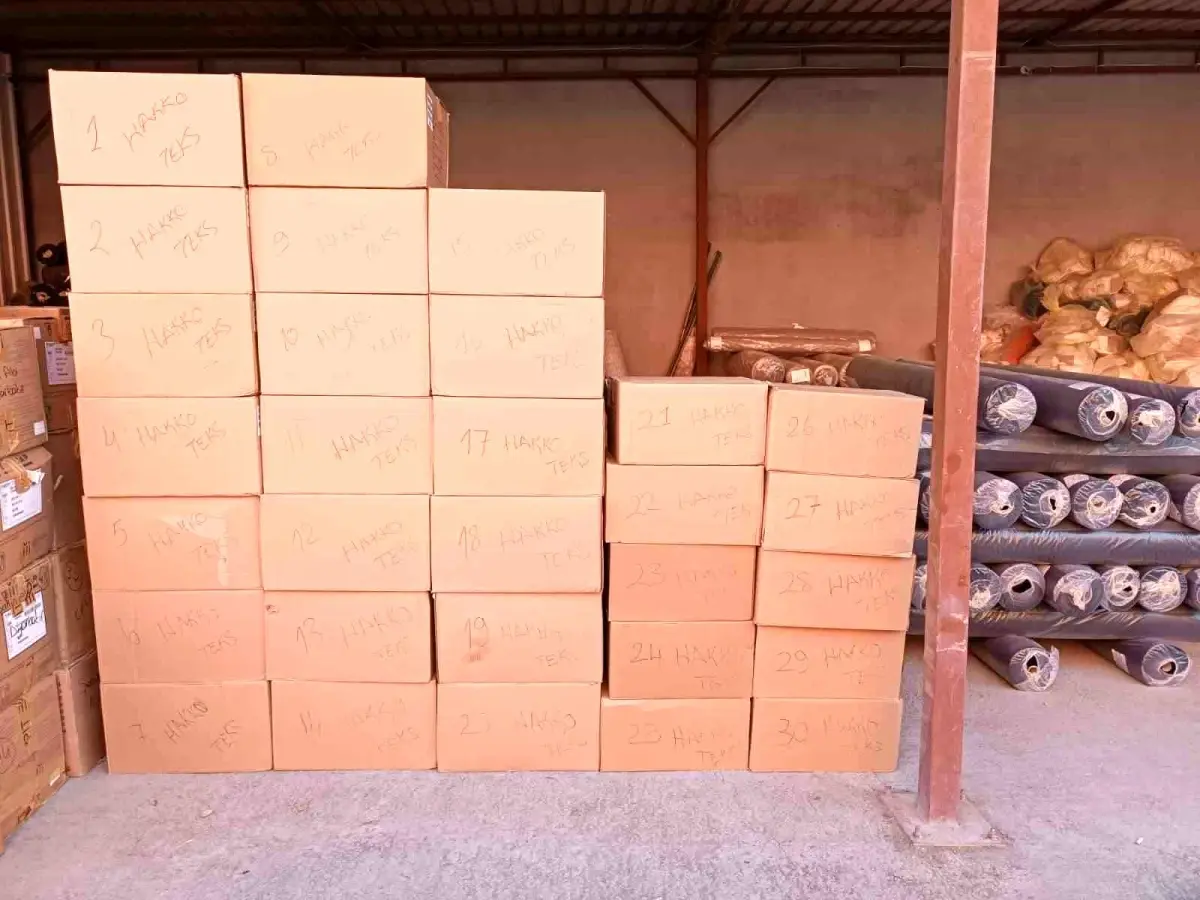 diyarbakirda hayirseverlerden ogrencilere 300 cift ayakkabi iZbxb5Ih.jpg