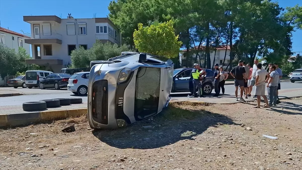 manavgatta trafik kazasi 3 yarali QKXXPHka