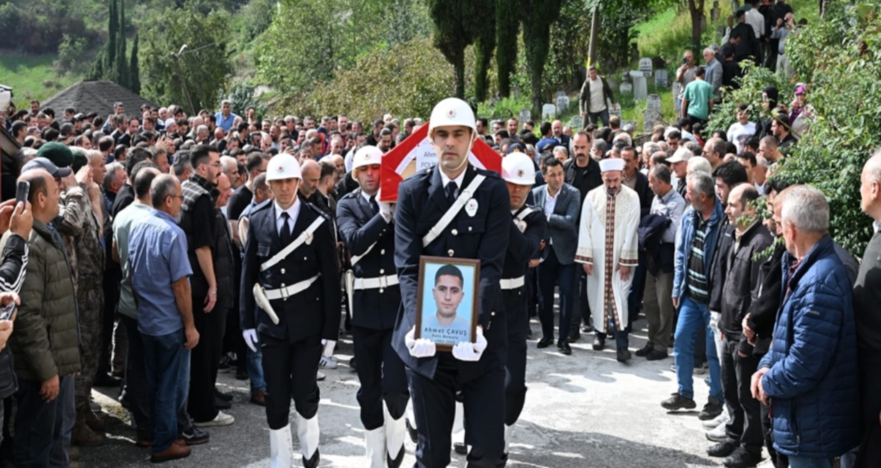 trabzonda ucuruma dusen polis memuru topraga verildi tvAim9cj