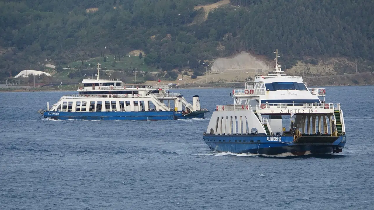 Bozcaada ve Gökçeada feribot seferlerine ‘fırtına’ engeli