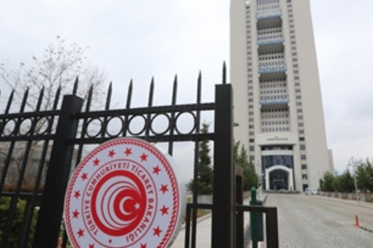 Ticaret Bakanlığı yenilenmiş elektronik ürün ticareti yapan firmaya yönelik denetimini sürdürüyor