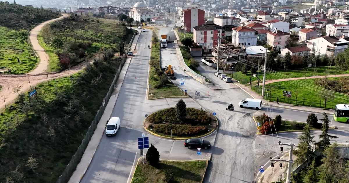 Kocaeli’de Gebze Anadolu Caddesi’ne Büyükşehir eli değdi