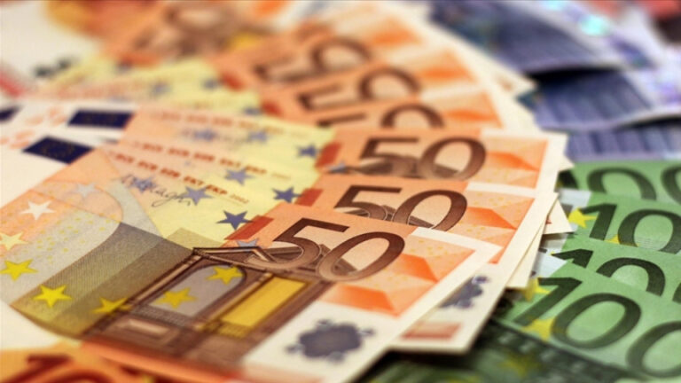 euro-bolgesi-kamu-borcunda-ilimli-gerileme-jEmpckN9