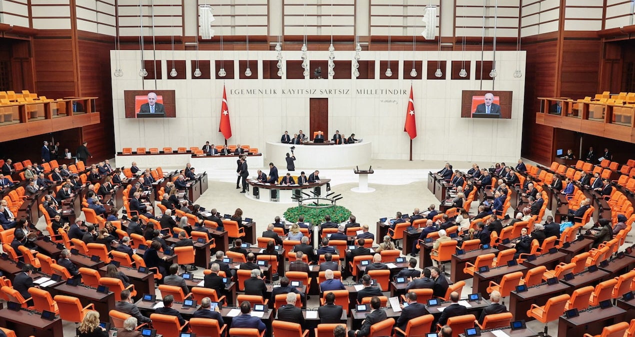 15-maddelik-paket-yayinladilar-turkiyeden-gidenleri-geri-cagiracaklar-SUlMSpJZ