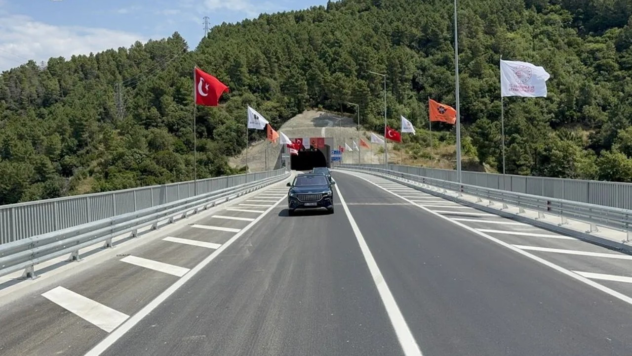 Bakan uraloglu duyurdu 1 saatlik yol 30 dakikaya dusecek tGAI9FLt