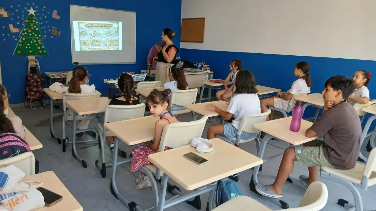 Cydd izmir subesi 285 cocugu eglen ogren yaz etkinlikleri ile bulusturuyor NxrXw2Hr